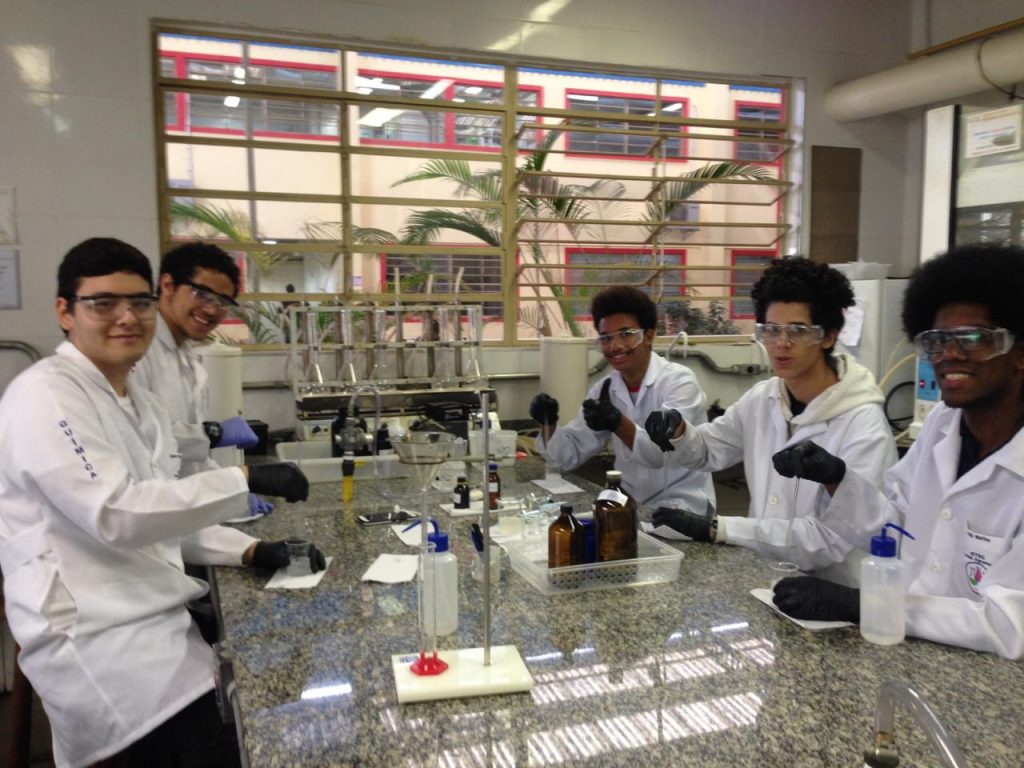 Alunos de Química vão representar Brasil em etapa internacional do prêmio